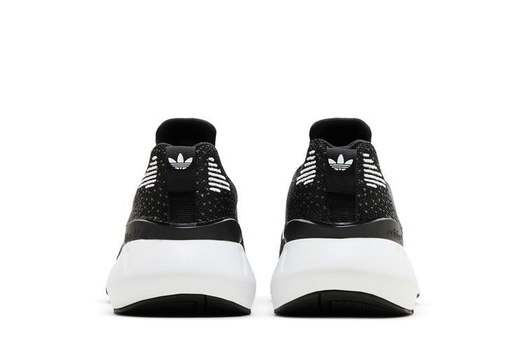 Кроссовки adidas Wmns Swift Run 22 'Black White'