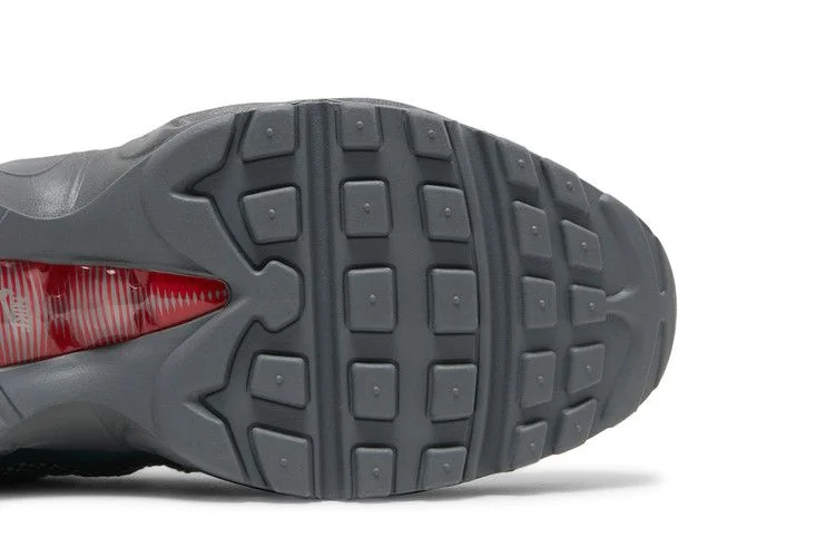 Кроссовки Nike Air Max 95 Essential 'Smoke Grey University Red'