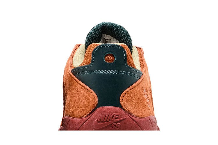 Кроссовки Nike Vertebrae SB 'Dark Russet'