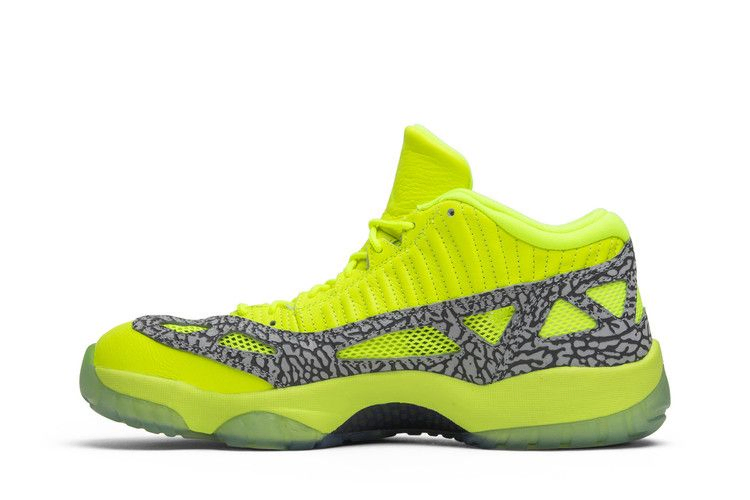 air-jordan-11-retro-low-ie-volt-919712-700_02