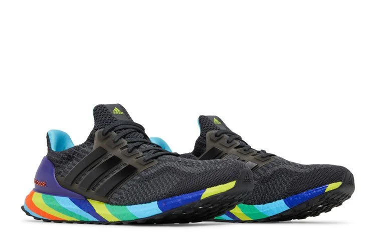 Krossovki-adidas-UltraBoost-5.0-DNA-Pride-7