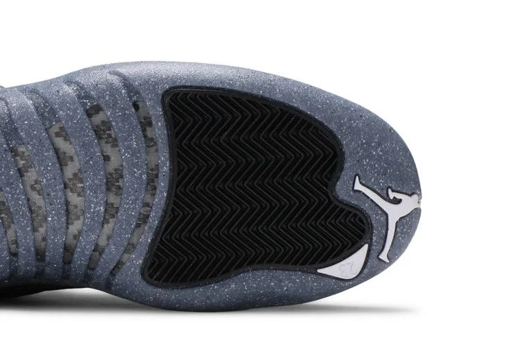Krossovki-Air-Jordan-12-Utility-Grind-4