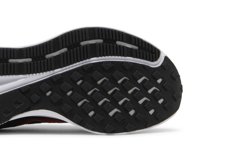 run-swift-2-black-university-red-cu3517-003_04