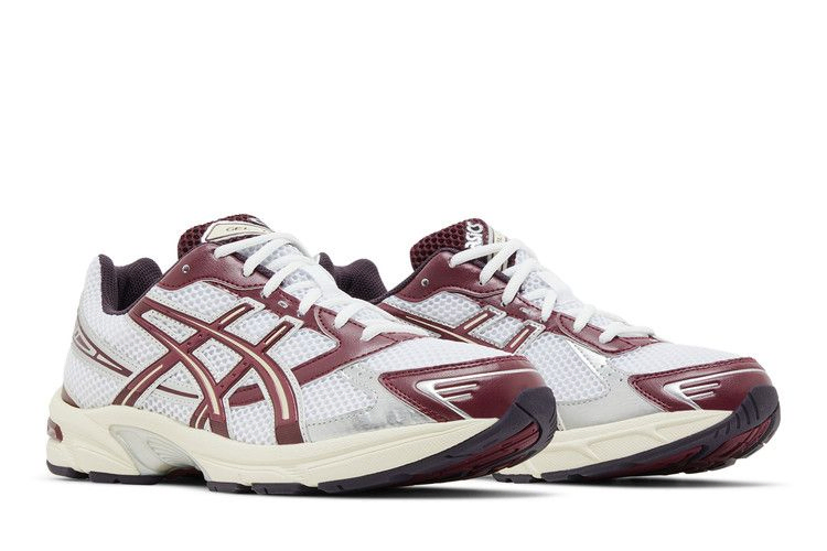 gel-1130-white-maroon-banner-1203a685-100_07