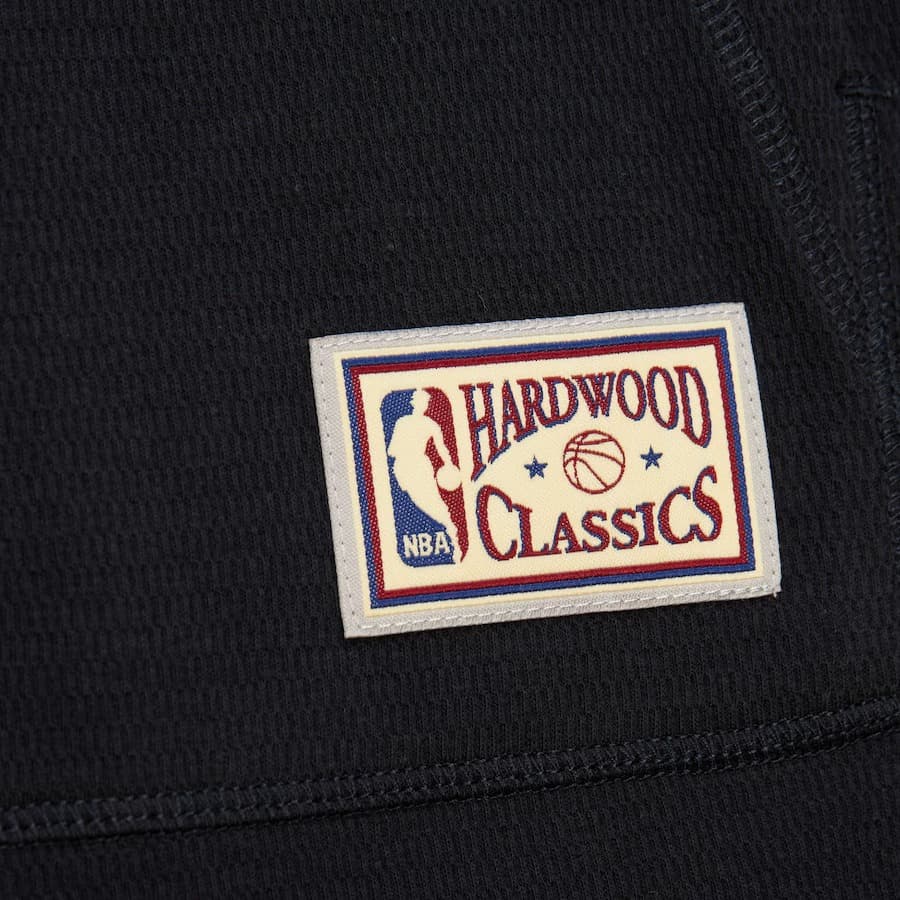 Худи Mitchell & Ness Black Sacramento Kings Vintage Logo Thermal Lightweight Pullover Hoodie