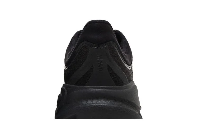 Krossovki-HOKA-Bondi-9-Triple-Black-6