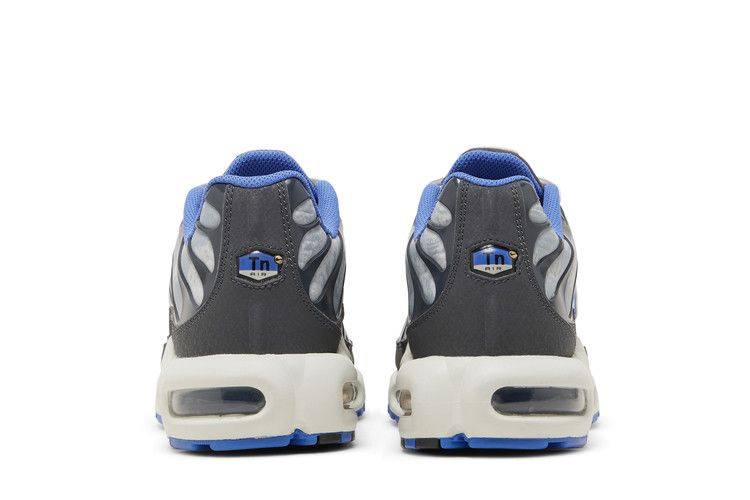 Кроссовки Nike Air Max Plus SE 'Social FC'