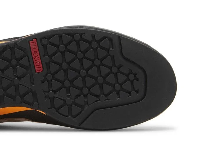 Krossovki-Adidas-Terrex-Swift-Solo-Approach-Beige-Tone-Flash-Orange-4