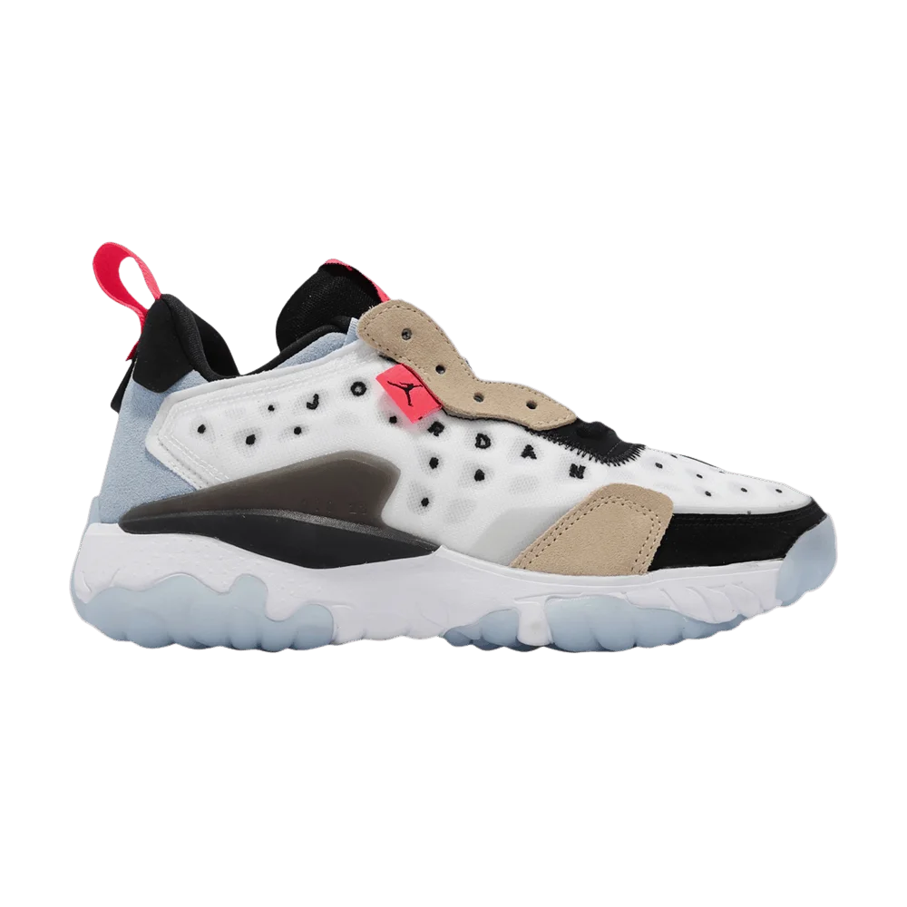 Krossovki-Air-Jordan-Wmns-Jordan-Delta-2-Thermo-White