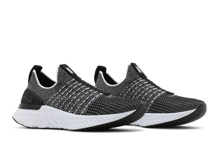 wmns-react-phantom-run-flyknit-2-oreo-cj0280-002_07
