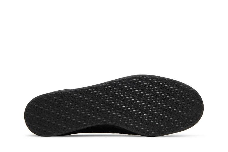 gazelle-triple-black-cq2809_03