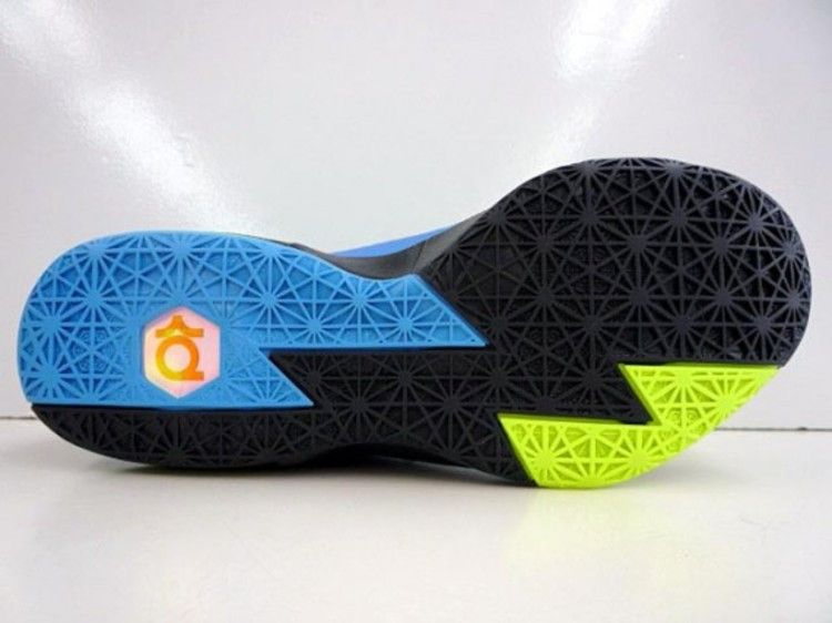 kd-6-away-2-599424-010_03