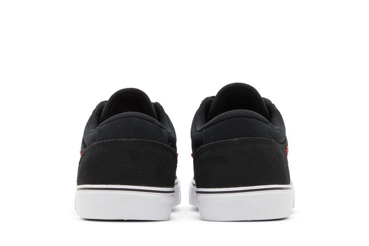 chron-2-sb-black-university-red-dm3493-003_05