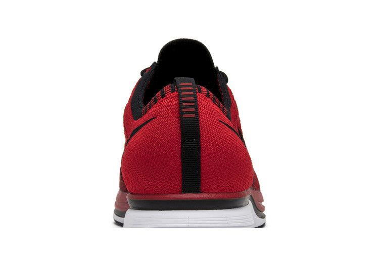 Кроссовки Nike Flyknit Trainer 'University Red'
