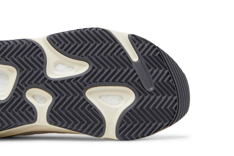 Кроссовки adidas Yeezy Boost 700 'Analog' 2023