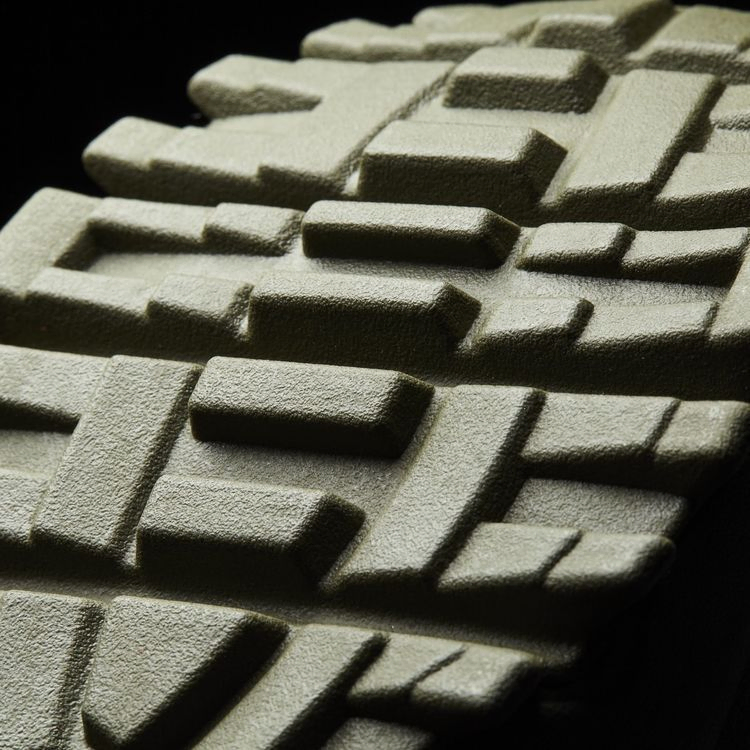 Кроссовки White Mountaineering x adidas Seeulater Alledo Primeknit 'Olive'