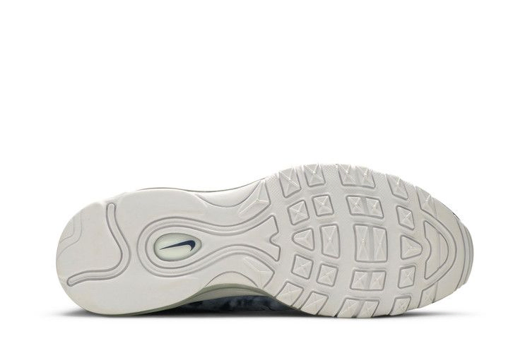 air-max-97-sanded-purple-921826-500_03