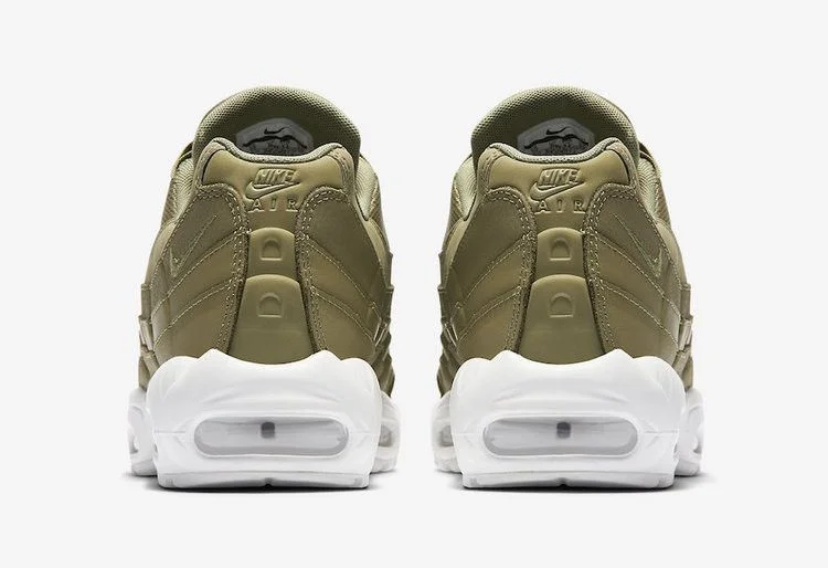 Кроссовки Nike Air Max 95 Essential 'Trooper'