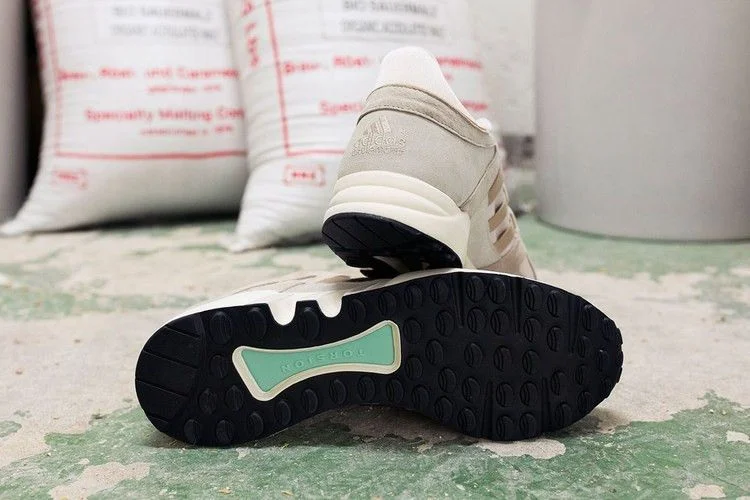 Krossovki-Sneakersnstuff-x-adidas-Originals-EQT-Running-Guidance-93-Malt-5