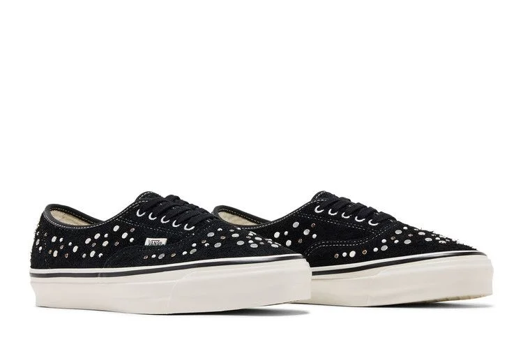 Vans-Authentic-Premium-Studded-Black-White-7