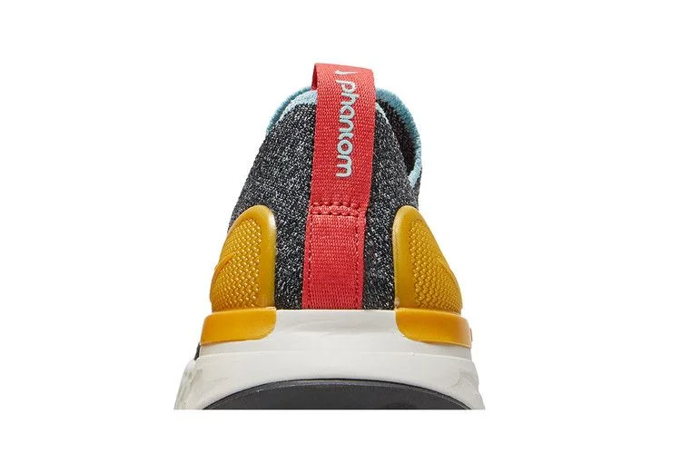 Krossovki-Nike-Wmns-React-Phantom-Run-Flyknit-2-Black-Phantom-6