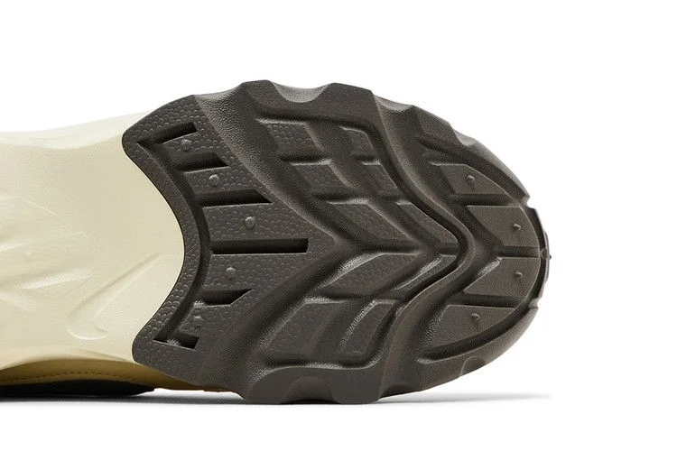 Krossovki-Nike-Wmns-TC-7900-Beach-Off-Noir-4