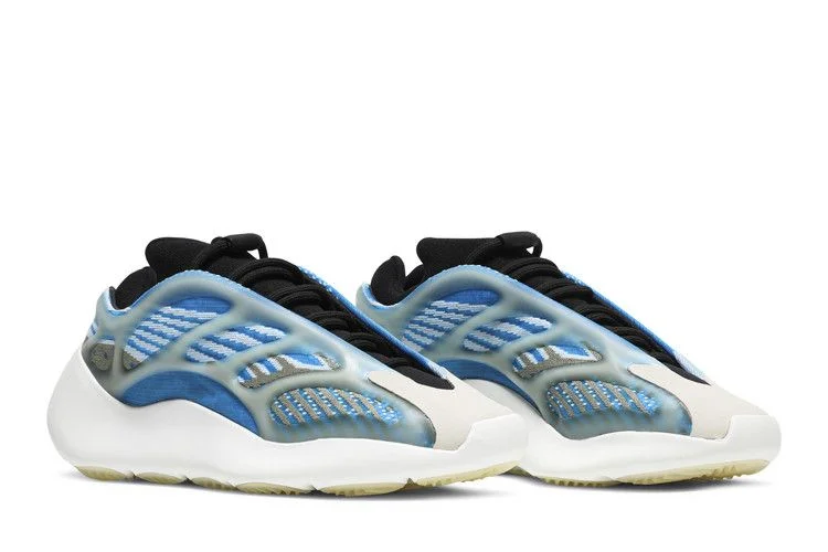 Krossovki-adidas-Yeezy-700-V3-Arzareth-7