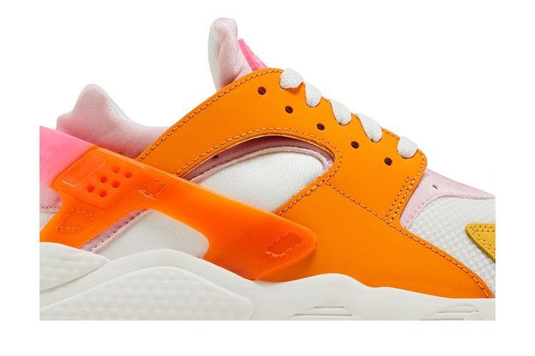 Кроссовки Nike Women's Air Huarache 'Solar Flare Soft Pink'