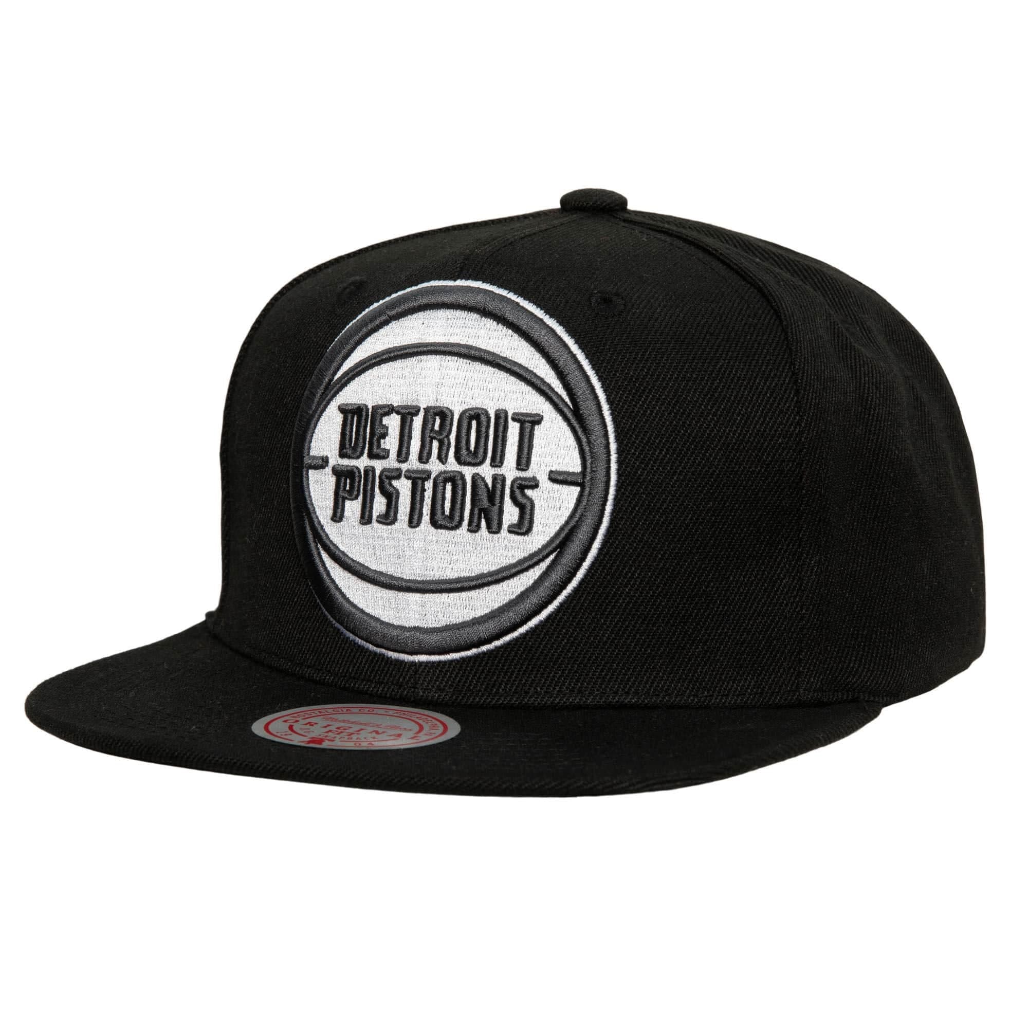 Mitchell-Ness-XL-BWG-Snapback-Detroit-Pistons-Hat