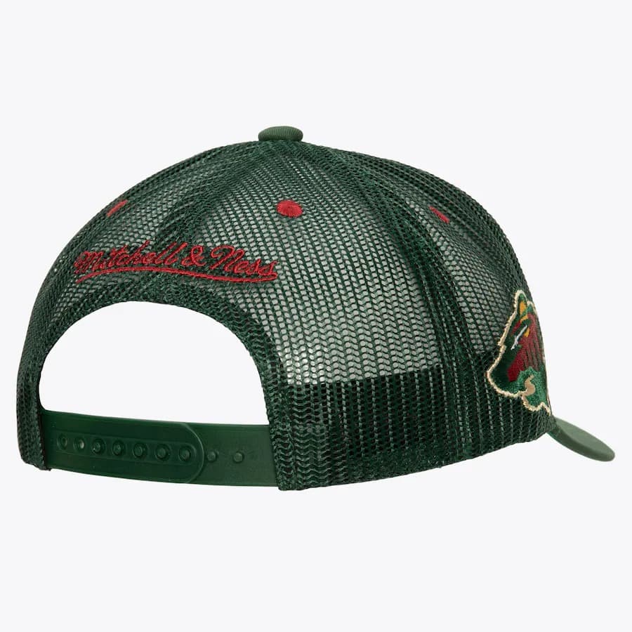 Бейсболка Mitchell & Ness Green Minnesota Wild Team Seal Trucker Adjustable Hat
