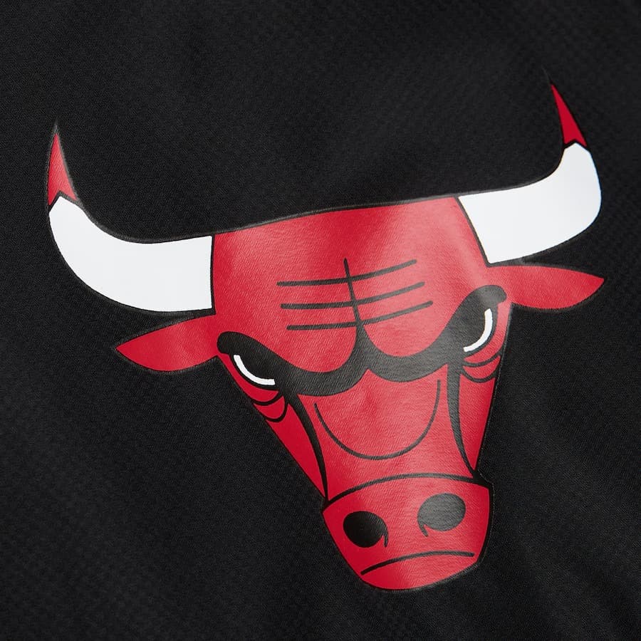 Анорак Mitchell & Ness Black Chicago Bulls Vintage Logo Ultimate Lightweight Full-Zip Windbreaker Jacket