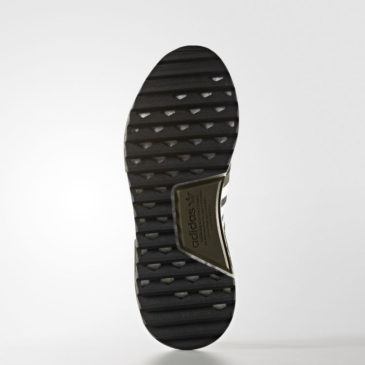 white-mountaineering-x-nmd_r1-trail-primeknit-olive-cg3647_03