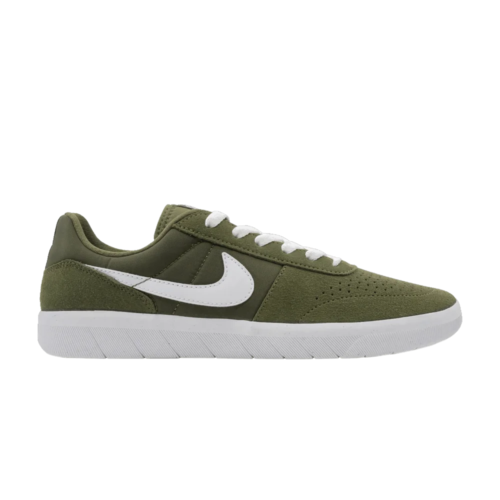 Krossovki-Nike-Team-Classic-SB-Medium-Olive