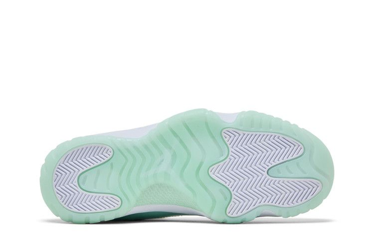 wmns-air-jordan-11-retro-low-igloo-ah7860-103_03