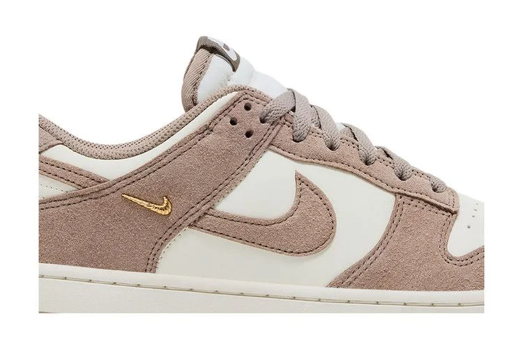 Кроссовки Nike Wmns Dunk Low 'Malt Mini Swoosh'