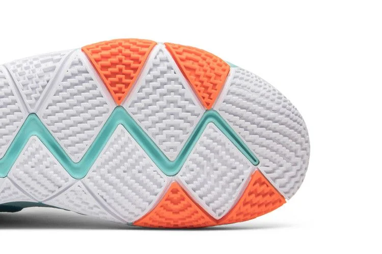 Кроссовки Nike Kyrie 4 'Power is Female'