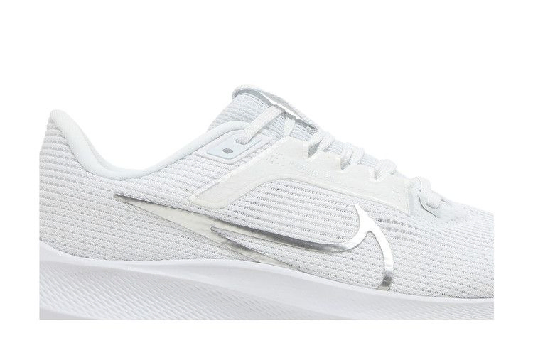 wmns-air-zoom-pegasus-40-white-metallic-silver-dv3854-101_01