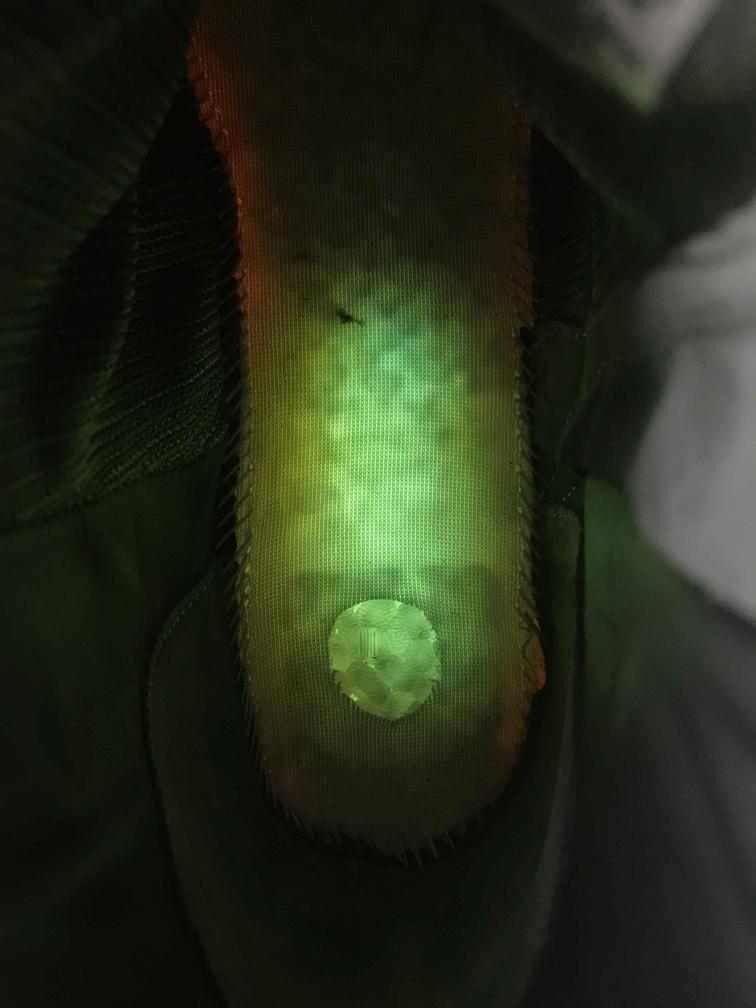 adidas-Yeezy-Boost-750-Light-Grey-Glow-In-the-Dark-26
