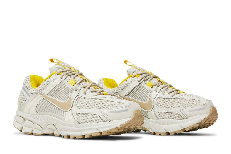 wmns-air-zoom-vomero-5-light-bone-fj7694-020_07