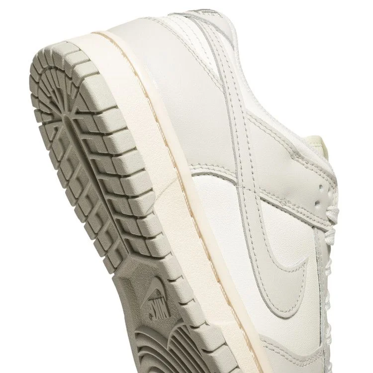 Krossovki-Nike-Wmns-Dunk-Low-Light-Bone-9
