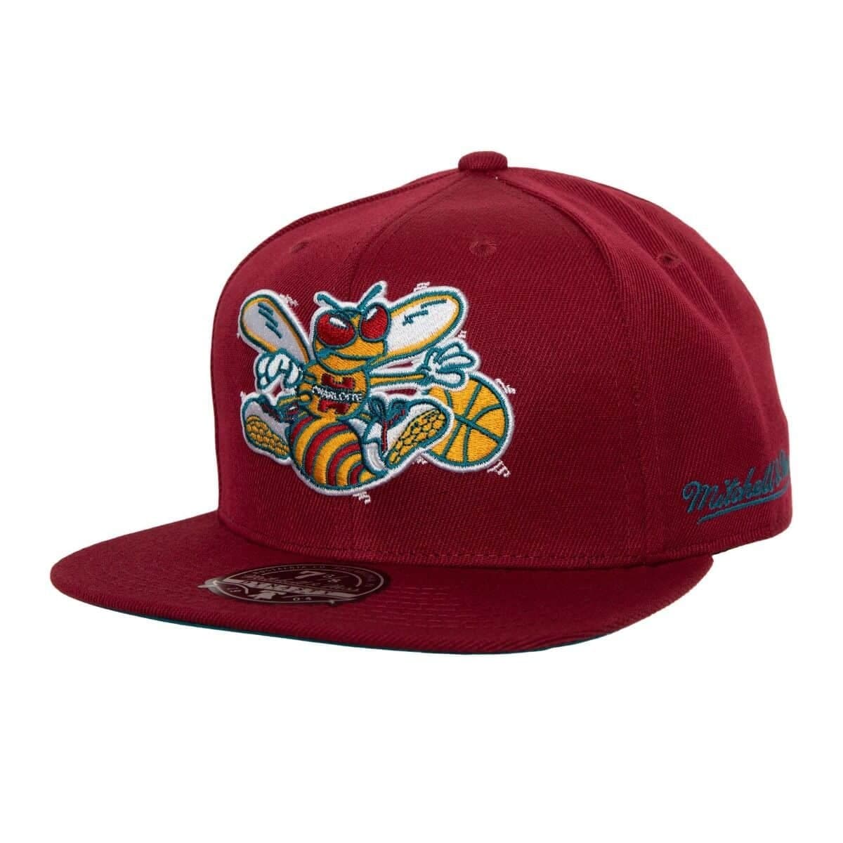 Бейсболка Mitchell & Ness Northern Lights Fitted HWC Charlotte Hornets Hat