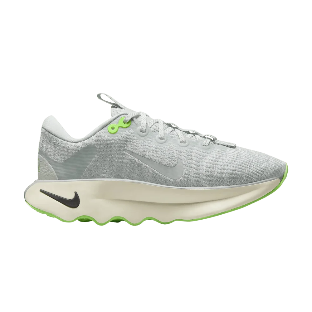 Кроссовки Nike Wmns Motiva 'Light Silver Green Strike'