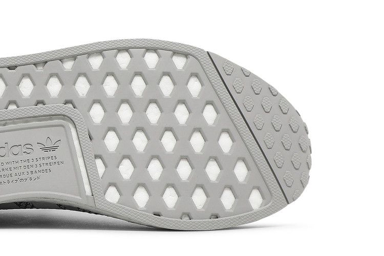Кроссовки Adidas NMD_R1 'Solid Grey'