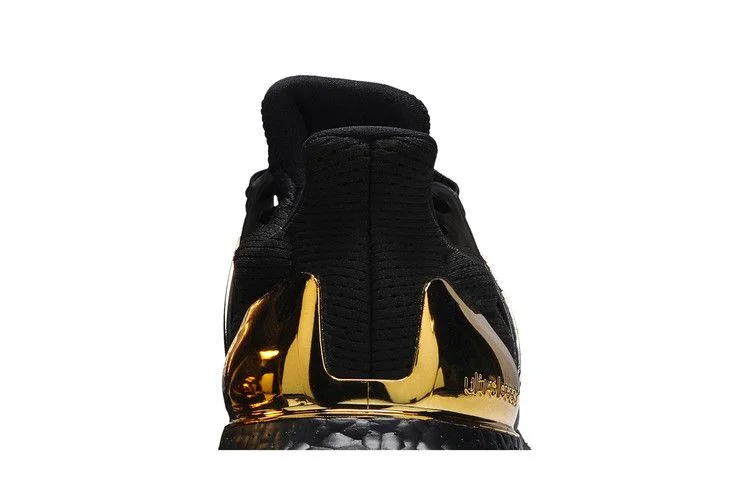 Кроссовки adidas UltraBoost 'Metallic Gold'
