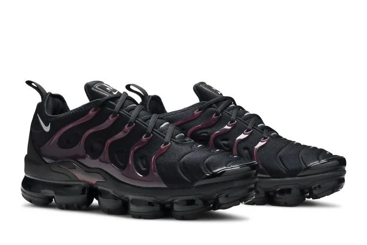 Krossovki-Nike-Air-VaporMax-Plus-Black-Noble-Red-7