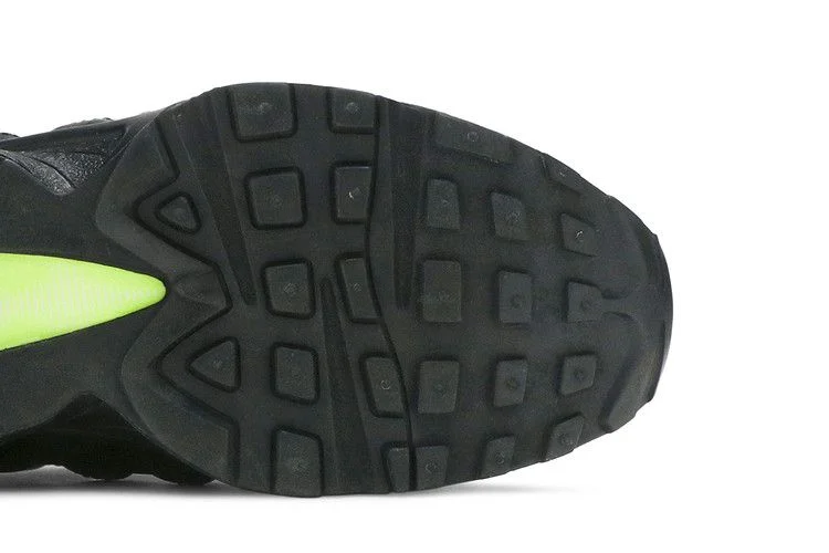 Krossovki-Nike-Air-Max-95-GS-Black-Volt-4