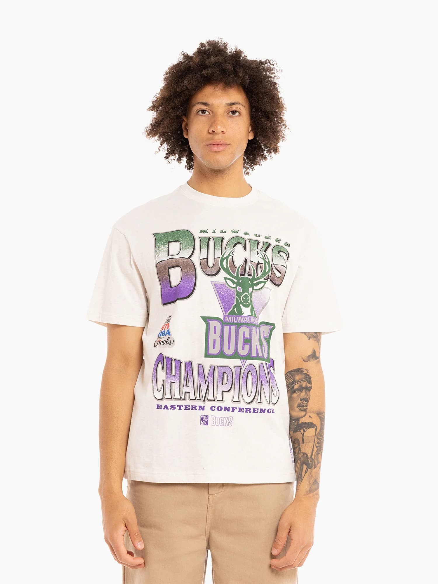 Mitchell-Ness-Milwaukee-Bucks-Metallic-Vintage-T-Shirt-4