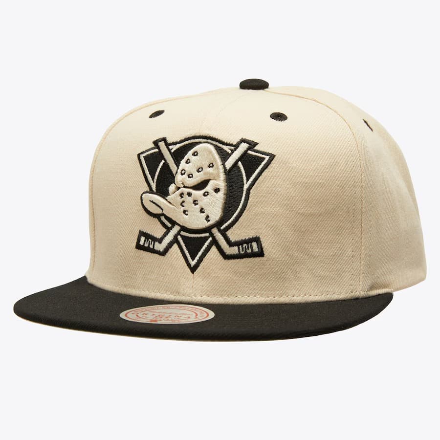 Бейсболка Mitchell & Ness Cream Black Anaheim Ducks Vintage Logo Snapback Hat