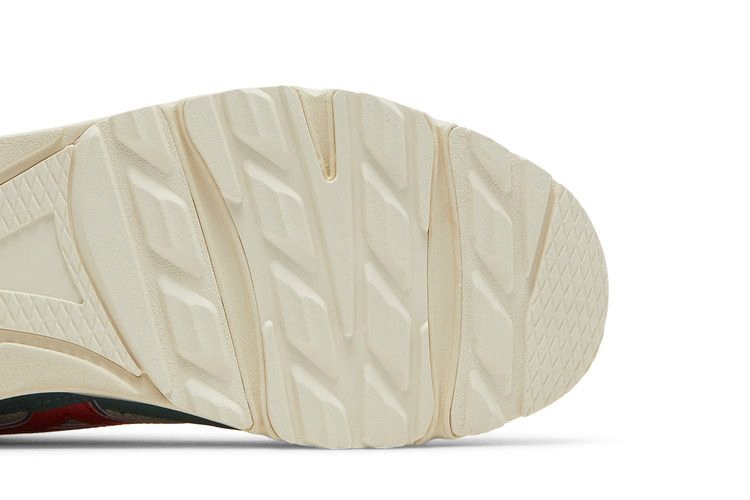 Кроссовки Mizuno Patta x Sky Medal 'Green Ivory'