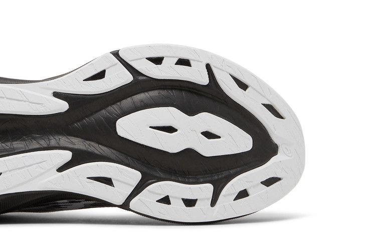 Кроссовки ASICS Novablast 3 'Black White'
